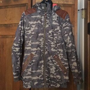 Great condition - Roxy women’s camouflage jacket